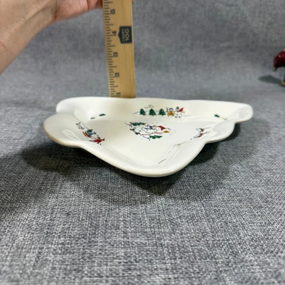 VTG Pfaltzgraff Snow Village Christmas Tree Plate Dish Snowman Santa Reindeer
